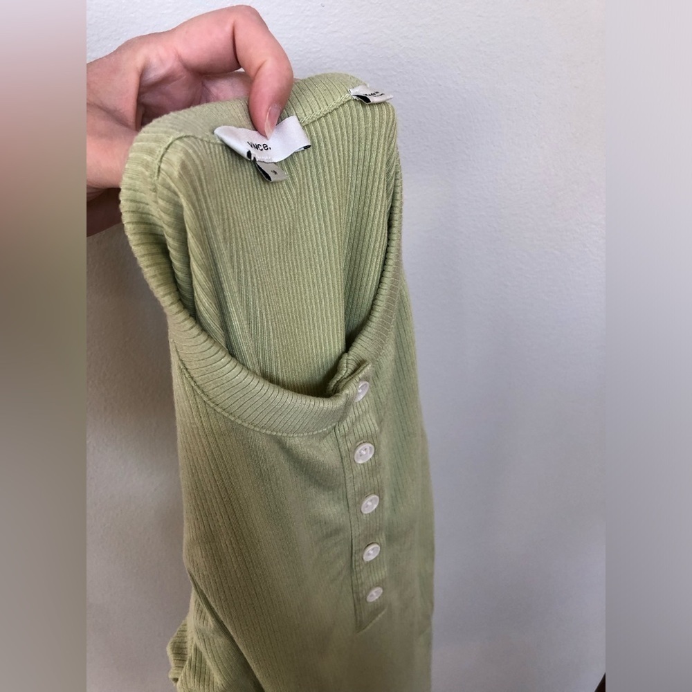 Vince. Women’s Small Pale Green Ribbed 1/4 Button 1/2 Sleeve Henley Top - VGUC! - Picture 8 of 8